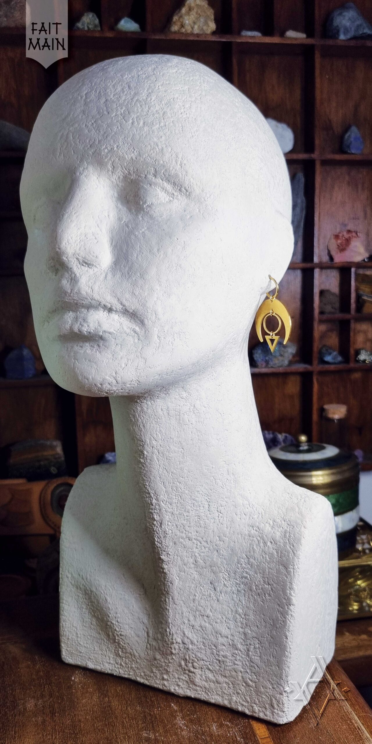 Boucle d'oreille Euclide portée