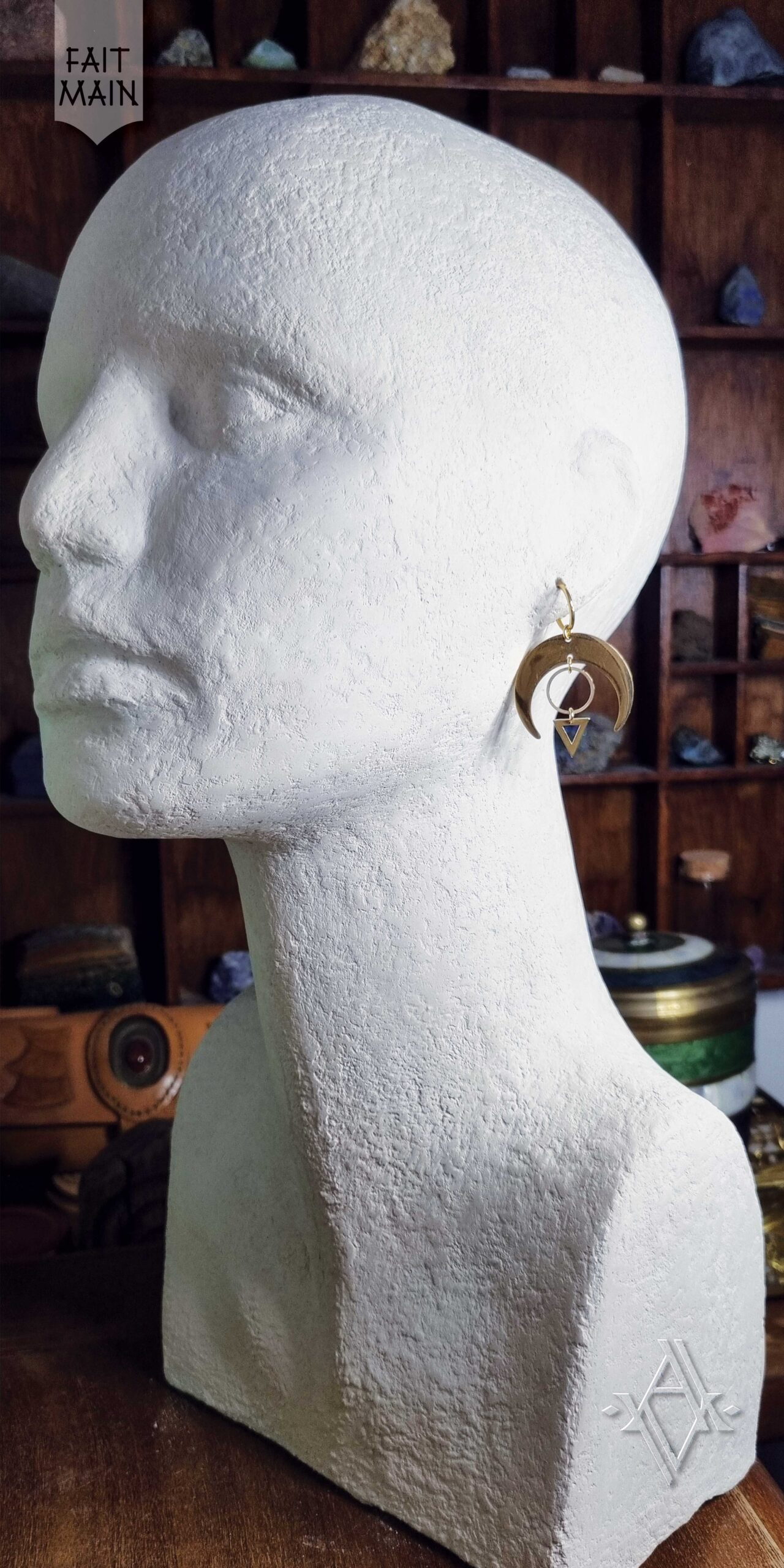 Boucle d'oreille Euclide portée