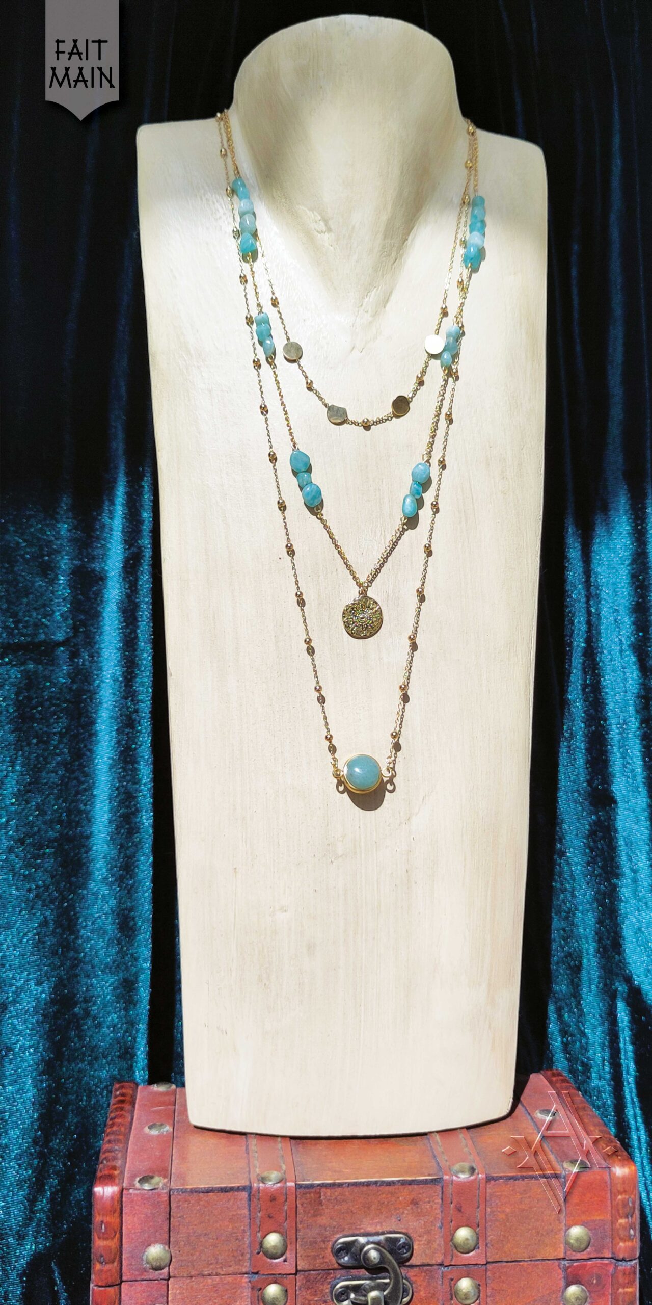 Collier Oasis d'Isis artefact de vala